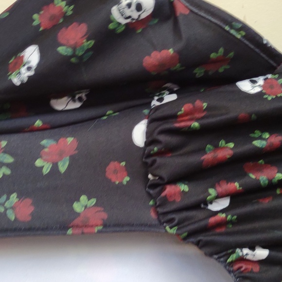 Goth Skull With Roses Empire Midi Dress Spring or Summer Size 16 Plus/0 label - Picture 10 of 12